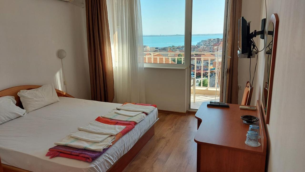 Guest House Rona - Free Parking And Sea View Sveti Vlas Exterior photo