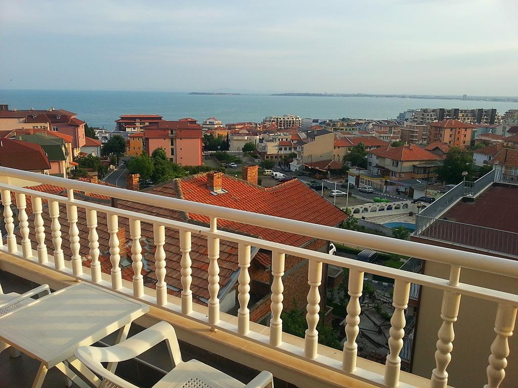 Guest House Rona - Free Parking And Sea View Sveti Vlas Exterior photo