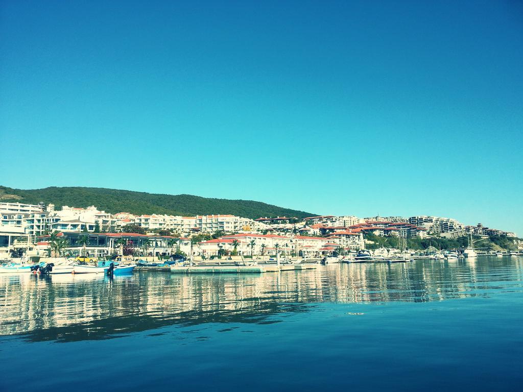 Guest House Rona - Free Parking And Sea View Sveti Vlas Exterior photo