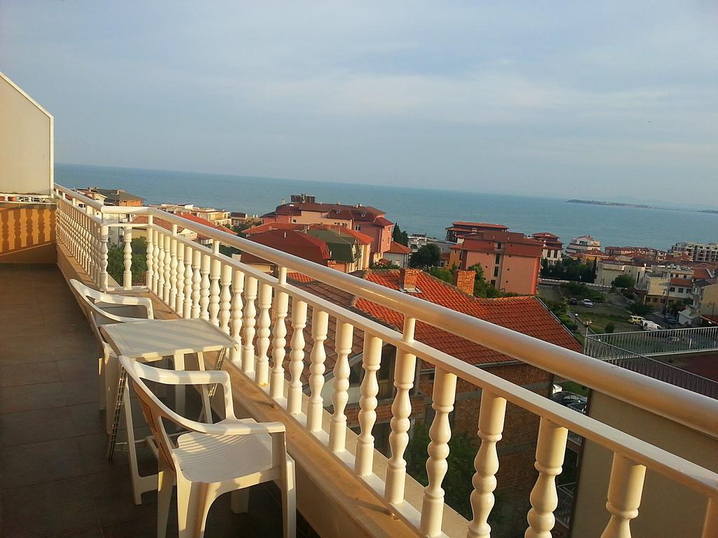 Guest House Rona - Free Parking And Sea View Sveti Vlas Exterior photo